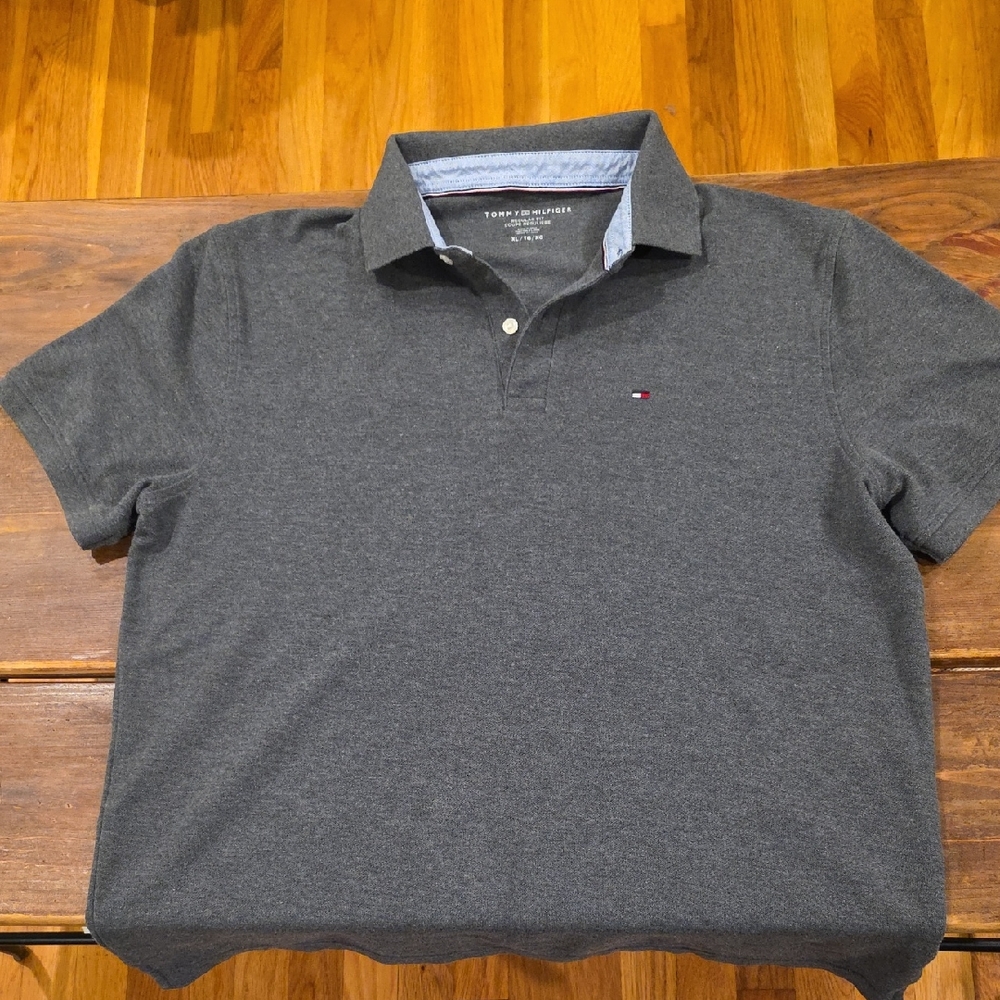 Tommy Hilfiger Men's Dark Gray Polo with Chest Flag Logo Size XL